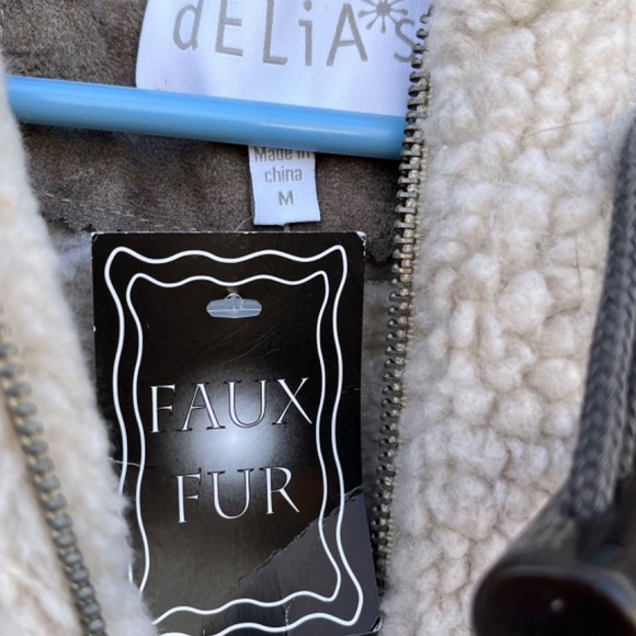 DELIA's Faux Suede & Shearling toggle button coat  Like new Condition - Picture 2 of 5